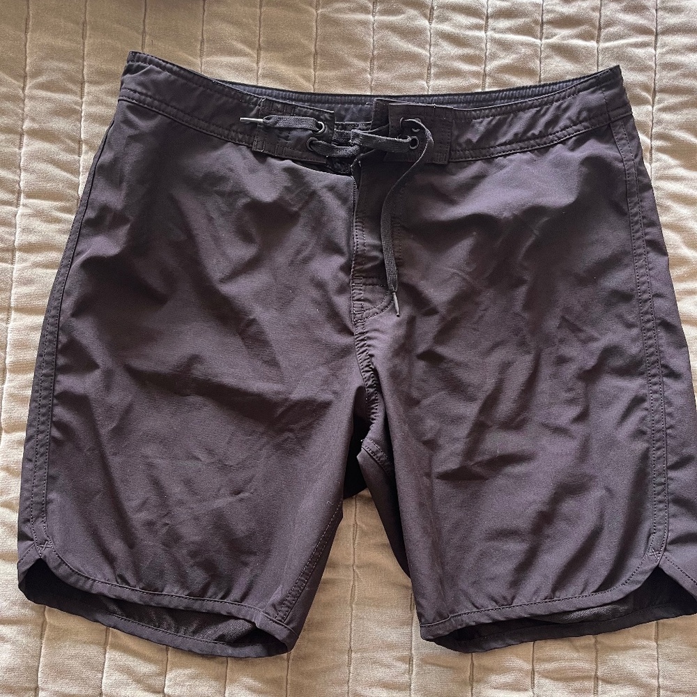 need essentials black board shorts 32